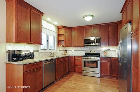 1548 Orth Ct, Wheaton, IL 60189 photo 4