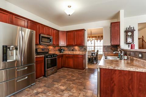 233 Garden Dr, Elgin, IL 60124 photo 8