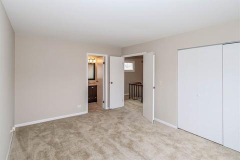1945 Georgetown Ln, Hoffman Estates, IL 60169 photo 15