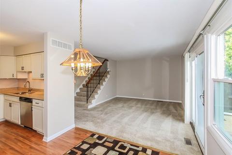 1945 Georgetown Ln, Hoffman Estates, IL 60169 photo 7