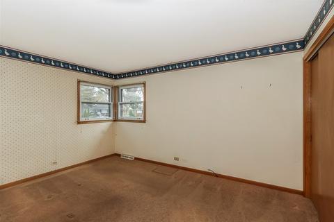 749 Mark Ave, Des Plaines, IL 60016 photo 12