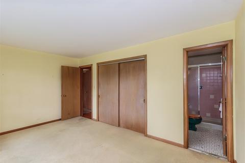 749 Mark Ave, Des Plaines, IL 60016 photo 9