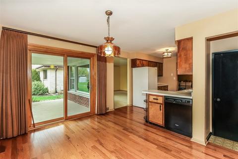 749 Mark Ave, Des Plaines, IL 60016 photo 6
