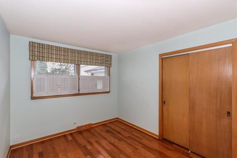 749 Mark Ave, Des Plaines, IL 60016 photo 11