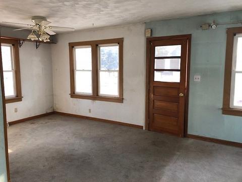 331 Grant Ave, Dixon, IL 61021 photo 3
