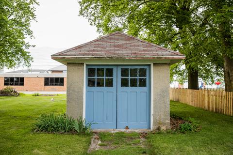 302 E Main St, Royal, IL 61871 photo 2