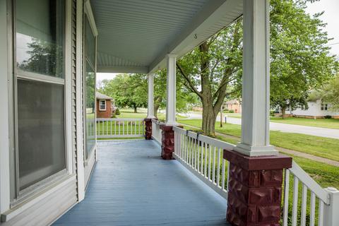 302 E Main St, Royal, IL 61871 photo 3
