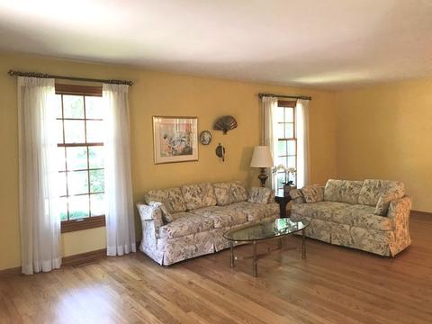1621 E Cedar Ln, Mount Prospect, IL 60056 photo 5
