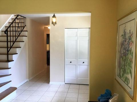 1621 E Cedar Ln, Mount Prospect, IL 60056 photo 2