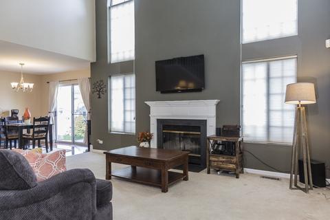 1250 Dunamon Dr, Bartlett, IL 60103 photo 4