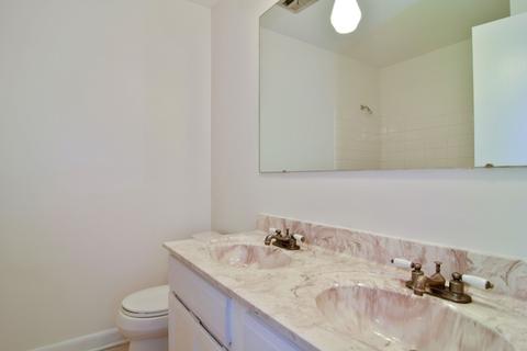 1058 Bristol Ct, Wheaton, IL 60189 photo 16