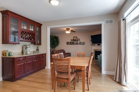 939 S Spring Rd, Elmhurst, IL 60126 photo 9