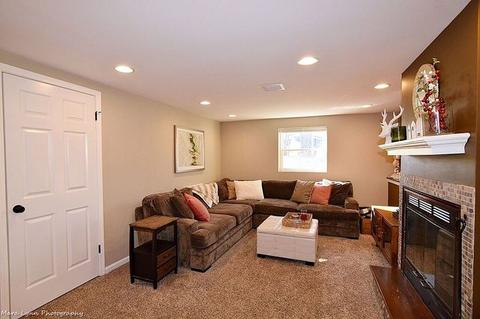 1407 Beecher Ave, Wheaton, IL 60187 photo 11