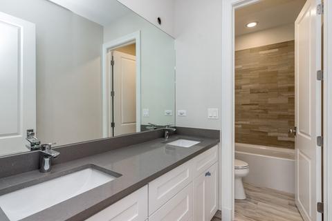 4952 S Champlain Ave, Chicago, IL 60615 photo 6