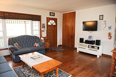 615 Audubon St, Hoffman Estates, IL 60169 photo 9