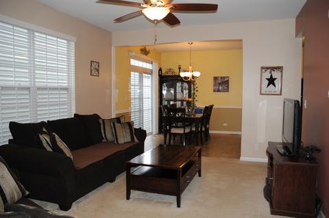 3605 Hyde Park Ct, Elgin, IL 60124 photo 4