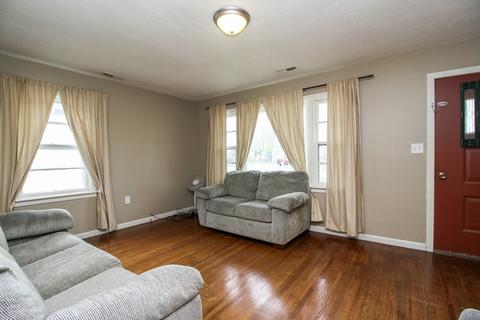 470 W Jeffery St, Kankakee, IL 60901 photo 2