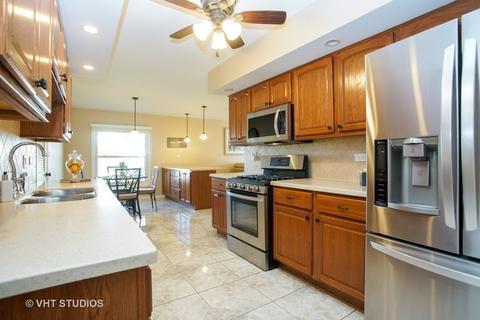 1160 Mayfield Ln, Hoffman Estates, IL 60169 photo 8