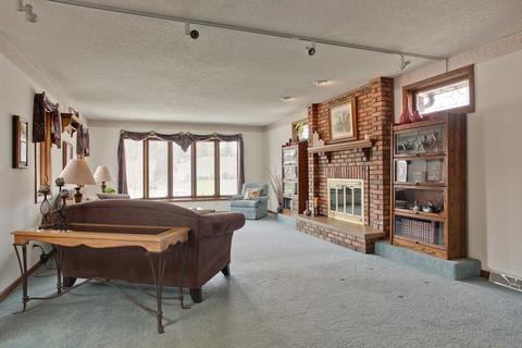 1306 E Thayer St, Mount Prospect, IL 60056 photo 4