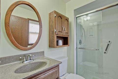 1306 E Thayer St, Mount Prospect, IL 60056 photo 17