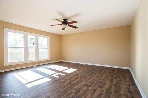 470 Western St, Hoffman Estates, IL 60169 photo 3