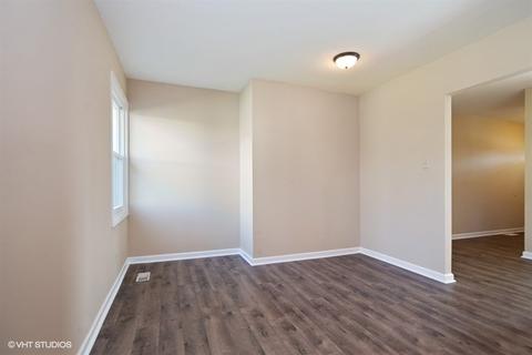 470 Western St, Hoffman Estates, IL 60169 photo 11