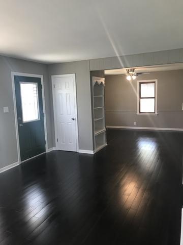 331 Manor Pl, Aurora, IL 60506 photo 2