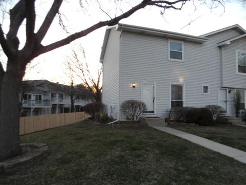 200 Raintree Ct, Aurora, IL 60504 photo 2