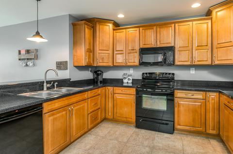 104 E Taylor St, Newark, IL 60541 photo 5