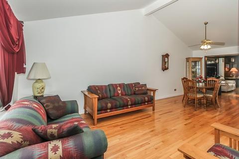 1905 E Tano Ln, Mount Prospect, IL 60056 photo 3