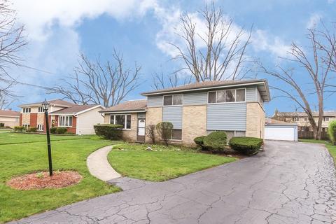 1905 E Tano Ln, Mount Prospect, IL 60056 photo 1