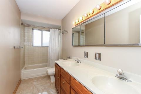 1905 E Tano Ln, Mount Prospect, IL 60056 photo 12