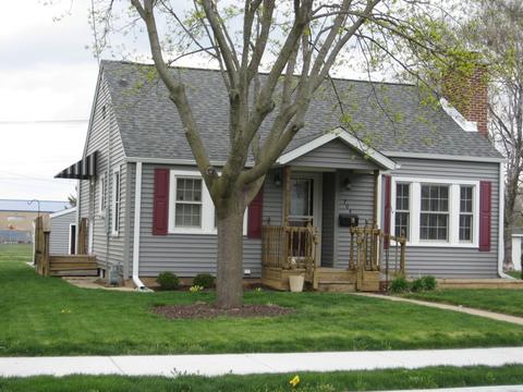 704 E 16th St, Sterling, IL 61081 photo 2