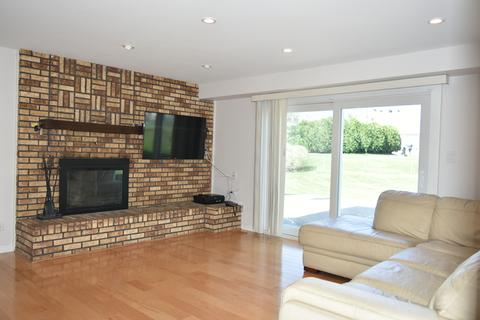 3950 Lexington Dr, Hoffman Estates, IL 60192 photo 11