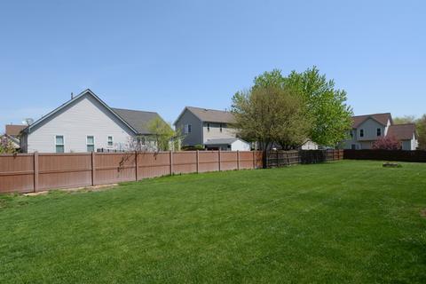 2120 Pointe Blvd, Aurora, IL 60504 photo 4