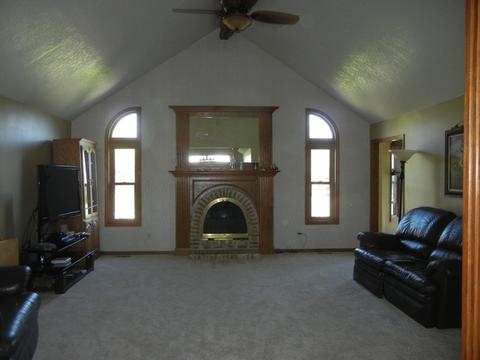 649 E Delite Inn Rd, Beecher, IL 60401 photo 3