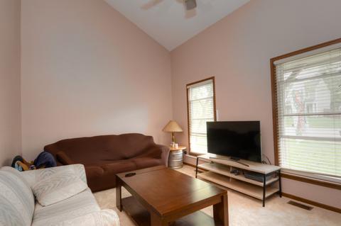 1300 Charles Ave, Algonquin, IL 60102 photo 5