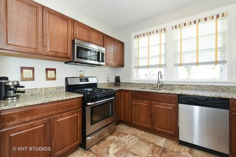 1057 Bellevue Ave, Elgin, IL 60120 photo 10