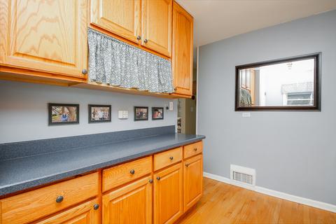 843 N Summit St, Wheaton, IL 60187 photo 5