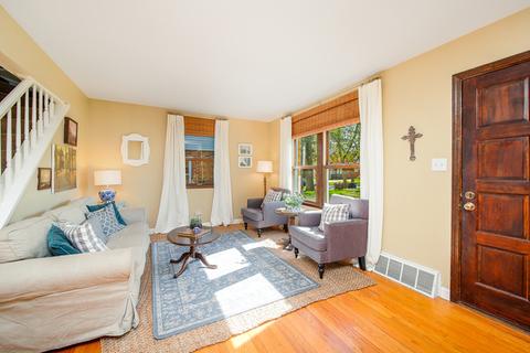 843 N Summit St, Wheaton, IL 60187 photo 3