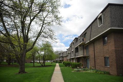148 E Bailey Rd #E, Naperville, IL 60565 photo 1