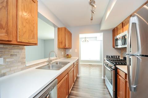1257 Longacre Ln, Wheeling, IL 60090 photo 6