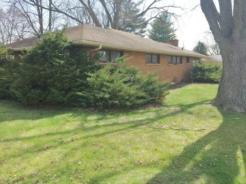 2103 Crescent Dr, Peru, IL 61354 photo 3