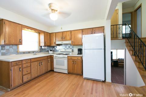 385 Triggs Ave, Elgin, IL 60123 photo 9