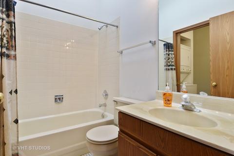 485 Nicole Dr #B, Bartlett, IL 60103 photo 9