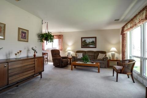 121 Stacy Ct, Glenview, IL 60025 photo 2