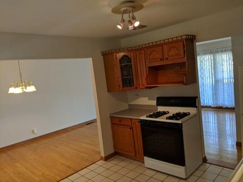 725 Milton Ln, Hoffman Estates, IL 60169 photo 6
