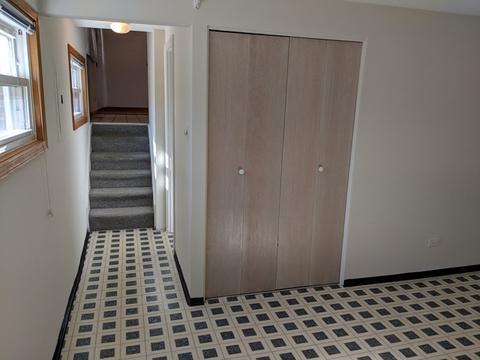 725 Milton Ln, Hoffman Estates, IL 60169 photo 19