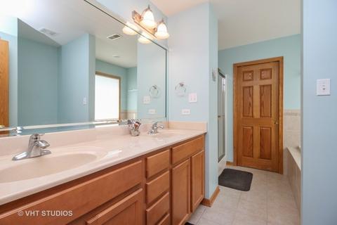 285 Maple St, Beecher, IL 60401 photo 8