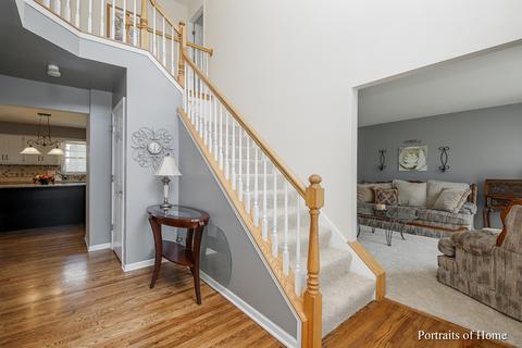 16215 Fairfield Dr, Plainfield, IL 60586 photo 2